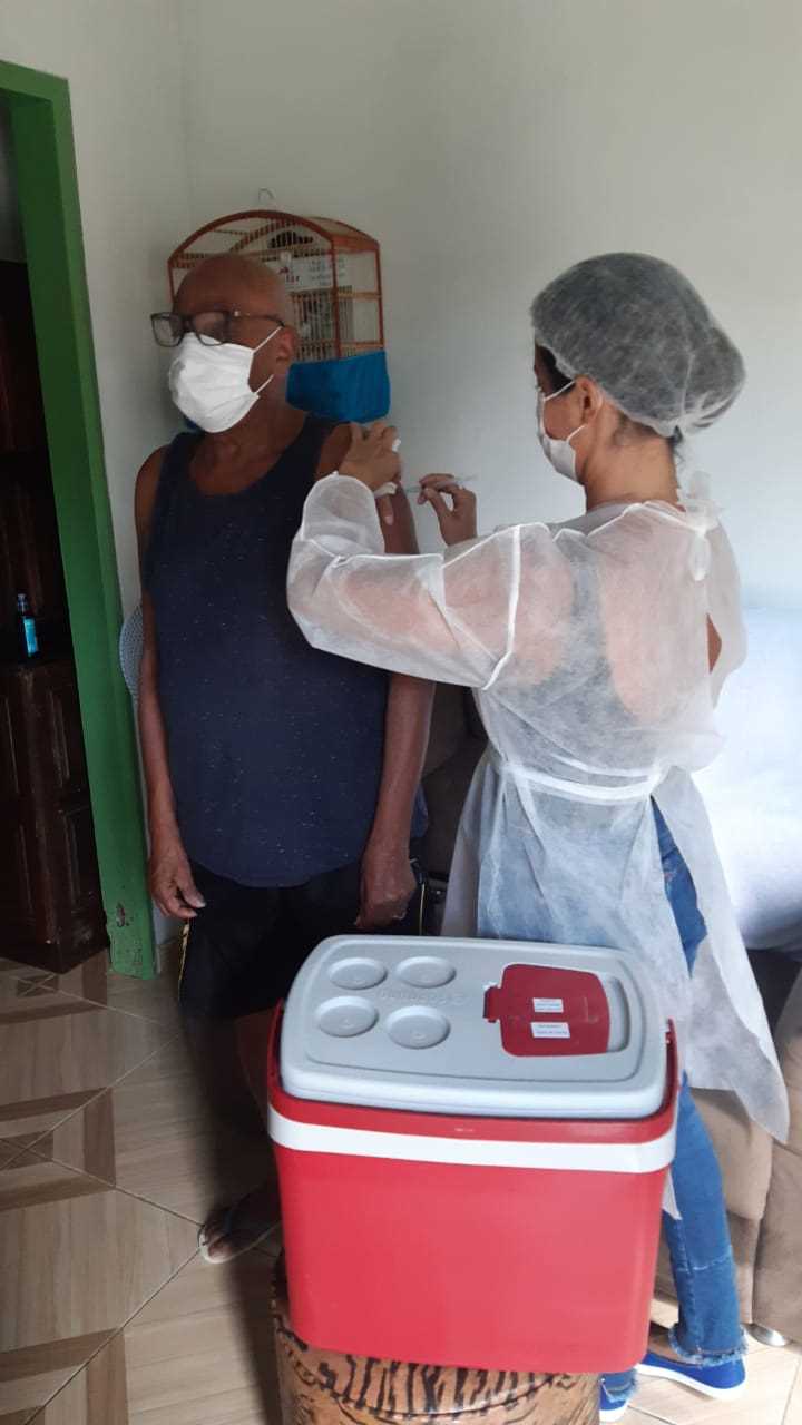 Camacã: Prefeitura começou a vacinar idosos contra o Covid-19